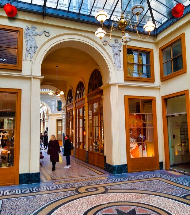 La Galerie Vivienne. Les passages couverts dans Paris. Jeu de piste dans Paris